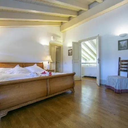 Sleeps 12 Pool Air Con Wifi * Besozzo
