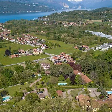 Sleeps 12 Pool Air Con Wifi * Besozzo
